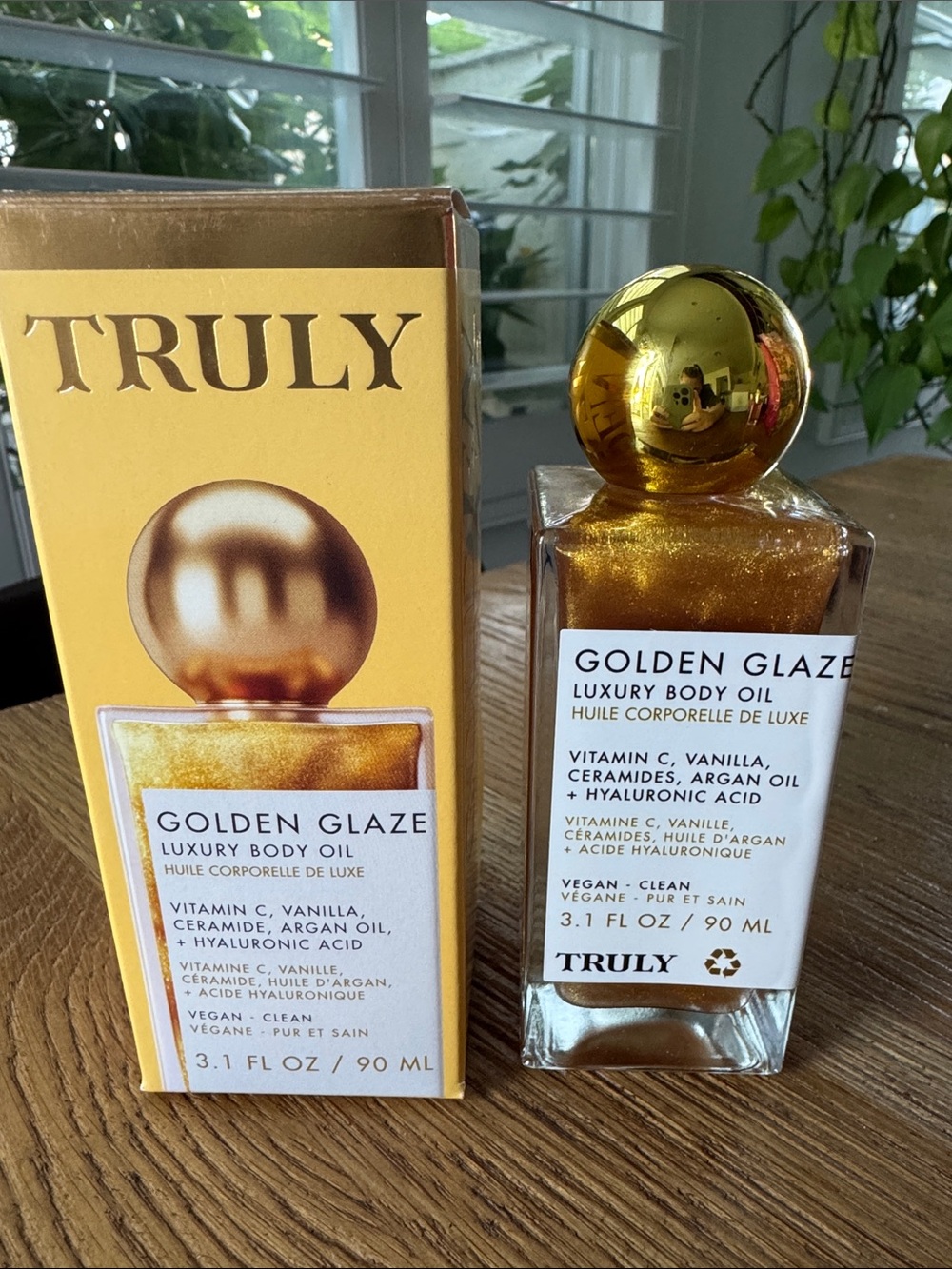 TRULY Golden Glaze Shimmering Body Oil - Gold
